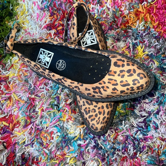 Size 8 womens cheetah print TUK footwear flats - Picture 3 of 4